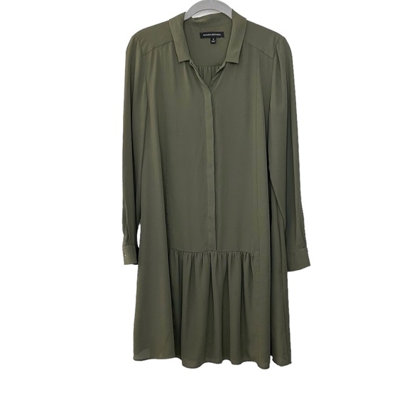 Banana Republic Dresses & Skirts - Banana Republic Long Sleeve Drop Waist Ruffle Dress